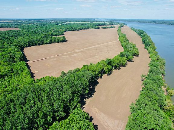 3rd image of 1 Old River Rd