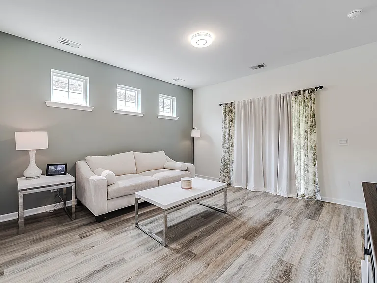 161 Holloway Hl — Photo 10