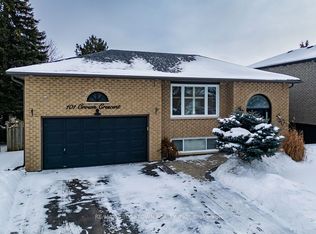 101 Crown Cres, Bradford West Gwillimbury, ON L3Z 2M2