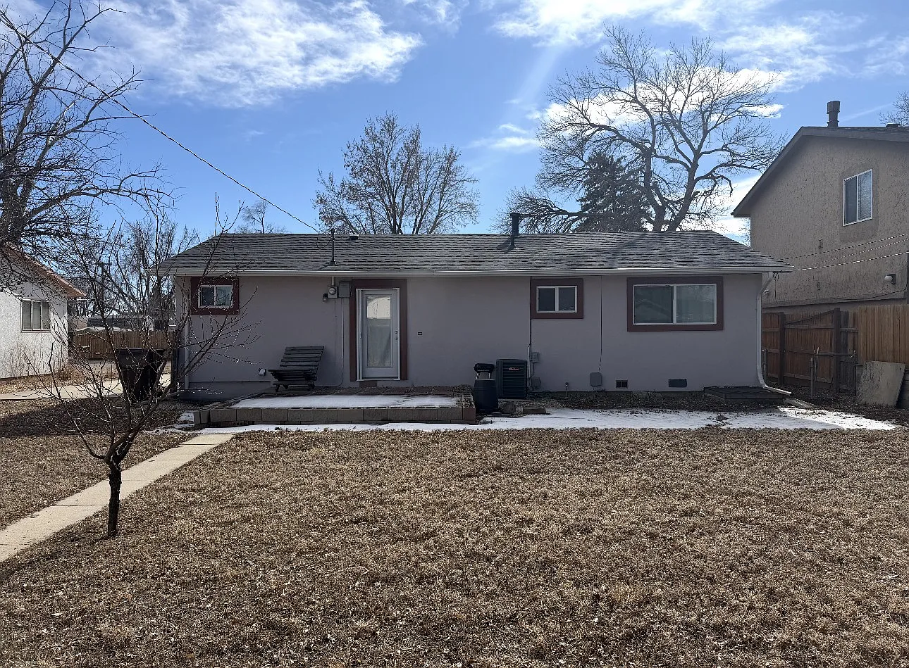 3 bed, 1020 sqft, $600 — Photo 2