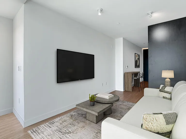 Venue Residences — Photo 45
