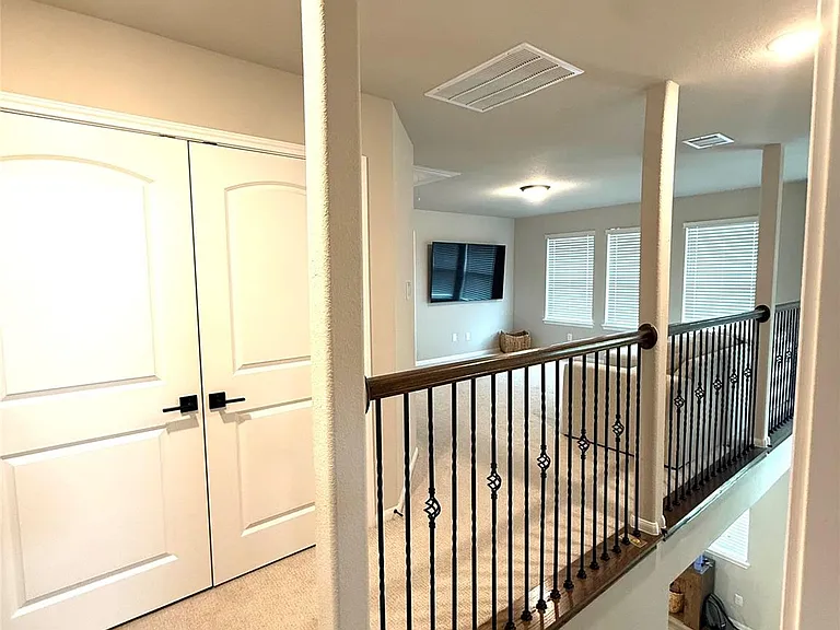 5504 Hyde Park Dr — Photo 18
