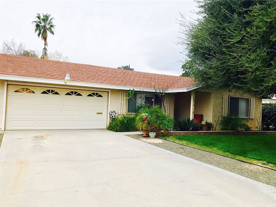 1st image of 3514 Acacia Ave