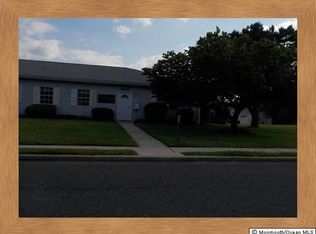 2 Pompton Plains Dr, Brick, NJ 08724