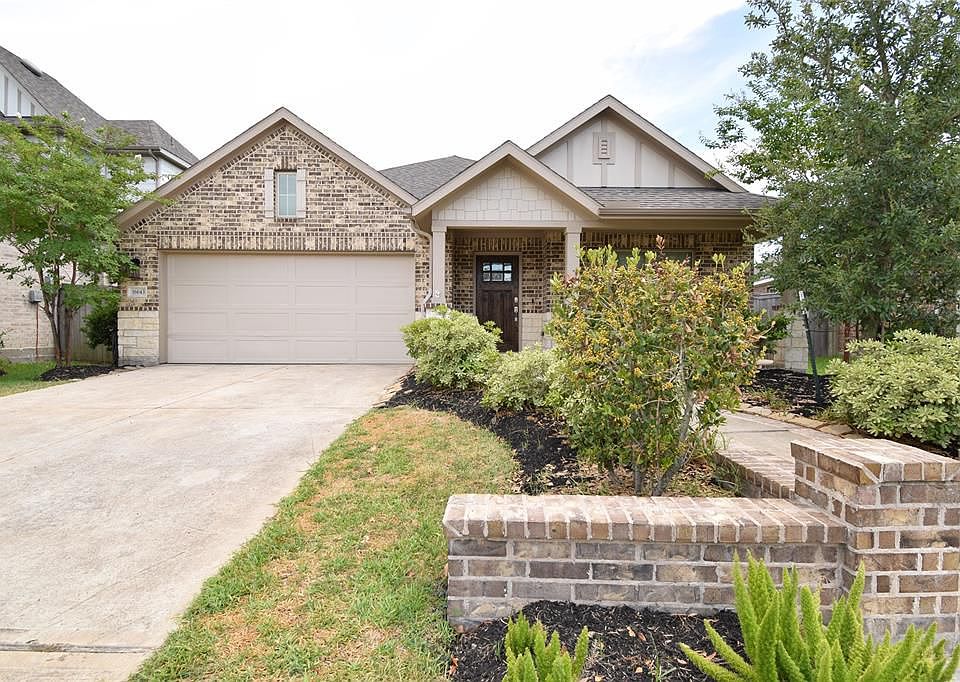 1st image of 16643 Highland Country Dr