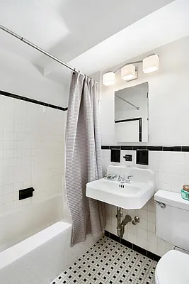 Sold by William Raveis Real Estate | media 9