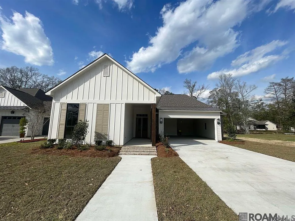 4 bed, 2296 sqft, $3,200 — Photo 1