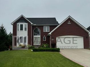 42160 Woodglen Dr, Novi, MI 48375