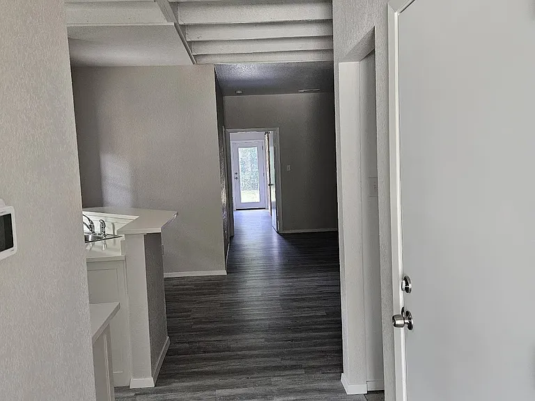 221 San Angelo St #A — Photo 9