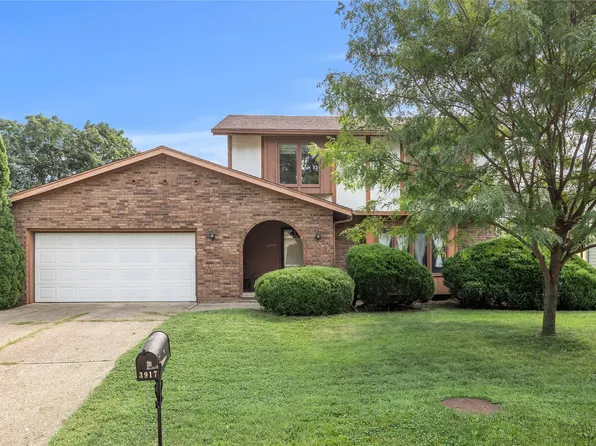 3917 Mary Lynn Dr, Urbandale, IA 50322