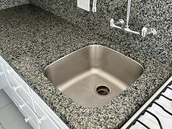 Granite Counters - Under-mount Stainless Steel Sink