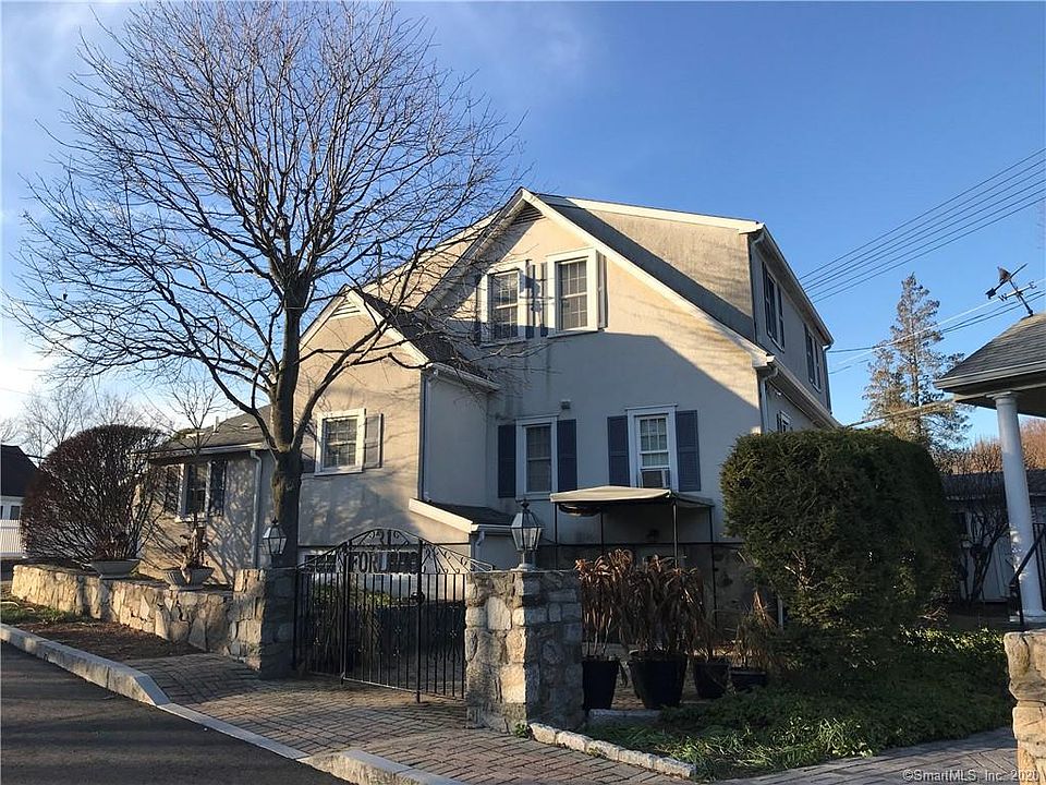 31 Ledge Avenue