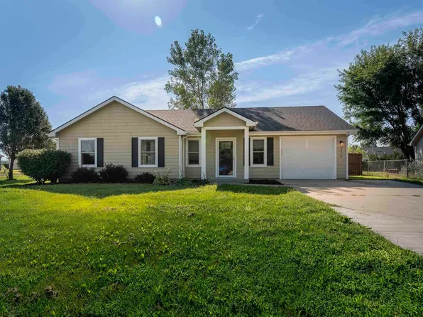 216 Brookvalley Dr, Manhattan, KS 66502