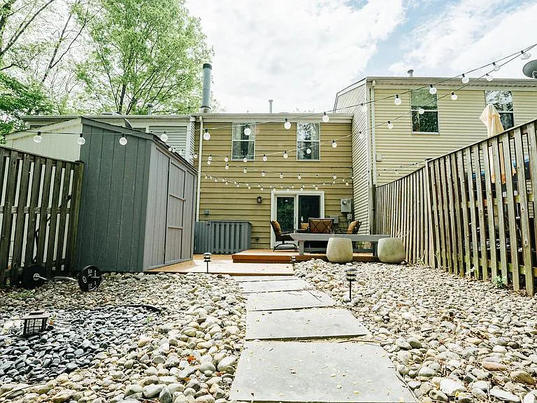 9134 Everett Ct — Photo 22
