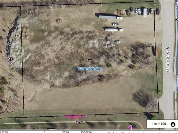 State Ave, Tonganoxie, KS 66086