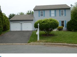 906 Shamrock Ct, Royersford, PA 19468