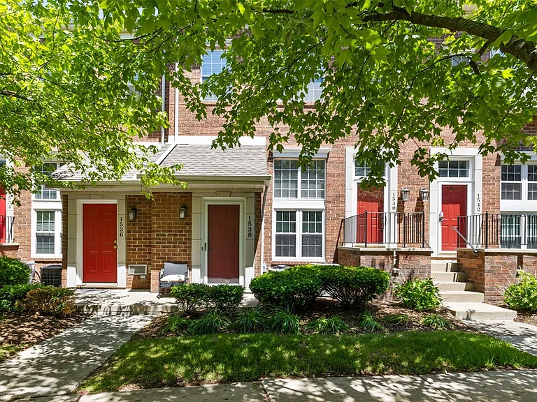 1538 Maryland Club Dr — Photo 1