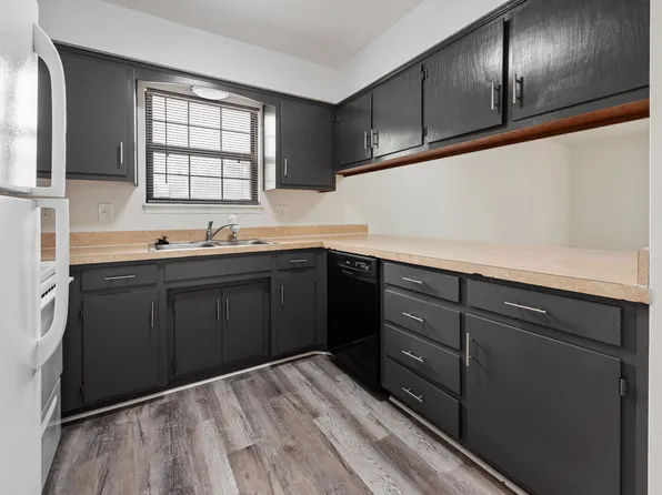 Tall Oaks - KC - Bricktown, 7009 N Chas Dr #D, Liberty, MO 64068