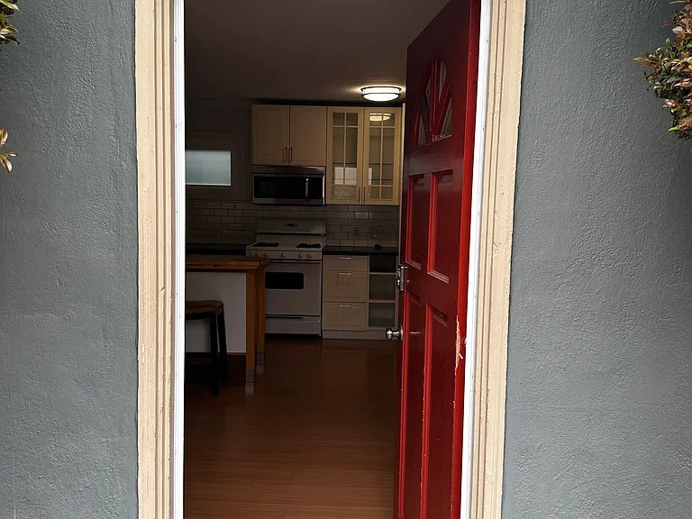 722 Linden Ave #722B — Photo 4