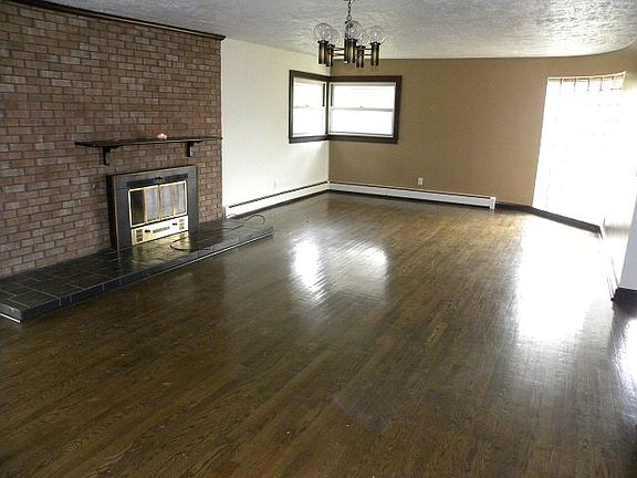4th image of 44 Dewberry Dr