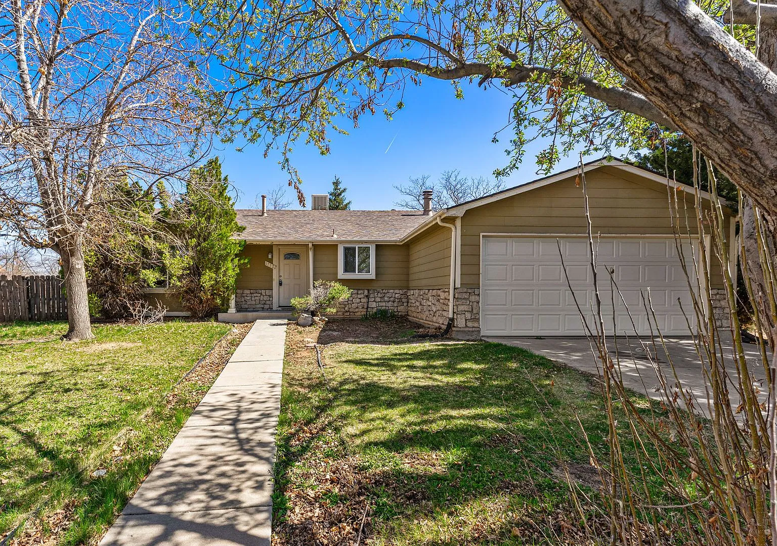 Bright Home in Summer Valley w/ Cherry Creek School District! — Photo 1