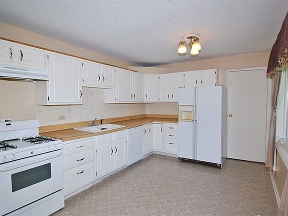 4th image of 19407 Beechnut Dr