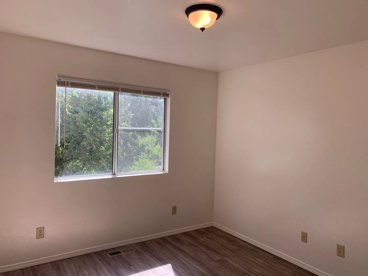 203 Meany Street — Photo 2