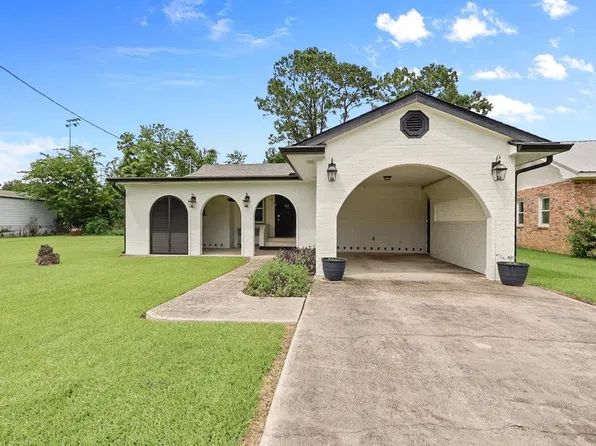 119 Napoleon Ave, Napoleonville, LA 70390