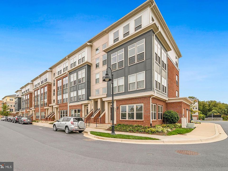 1st image of 540 Copley Pl #1-B