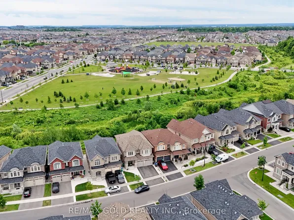 16 Action Dr, Brampton, ON L7A 4X8