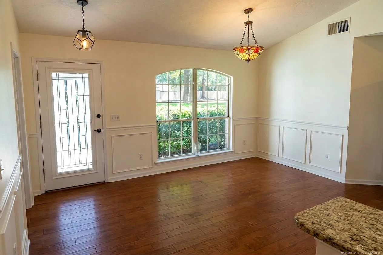 3 bed, 1449 sqft, $2,200 — Photo 4