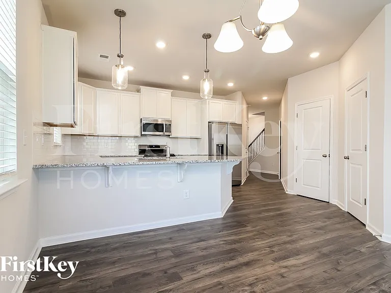 612 Goldburn Way — Photo 5