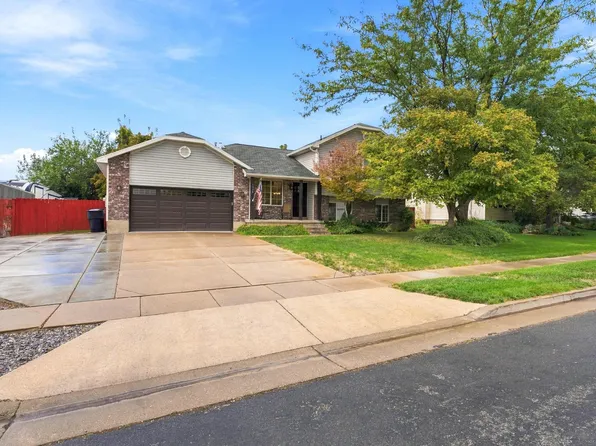 1886 S Dahl Ln, Syracuse, UT 84075