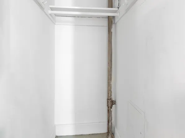321 East 43rd Street image 3 of 7