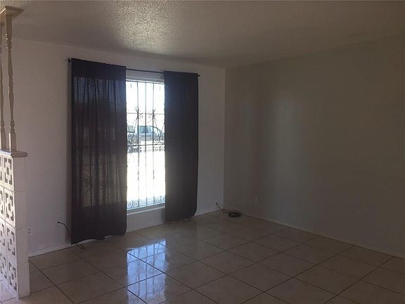 5th image of 298 Yolanda Dr