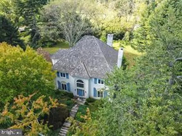 1103 Clover Hill Dr, West Chester, PA 19382