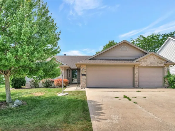 4001 Appletree Dr, Monticello, IL 61856