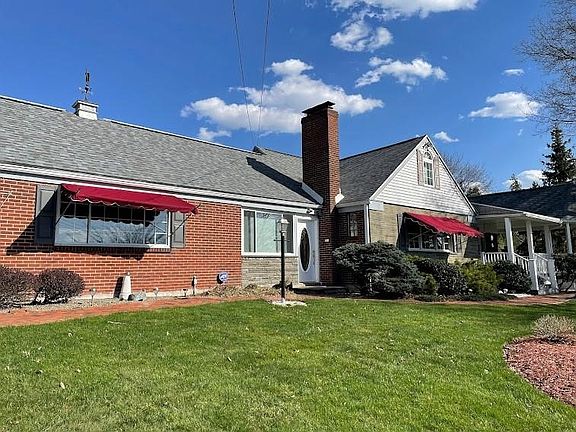 3rd image of 522 Lowell Dr