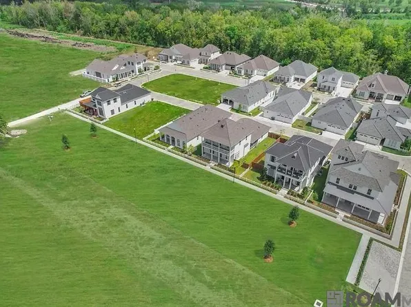 2828/2836/2844 Pointe Marie Dr, Baton Rouge, LA 70820