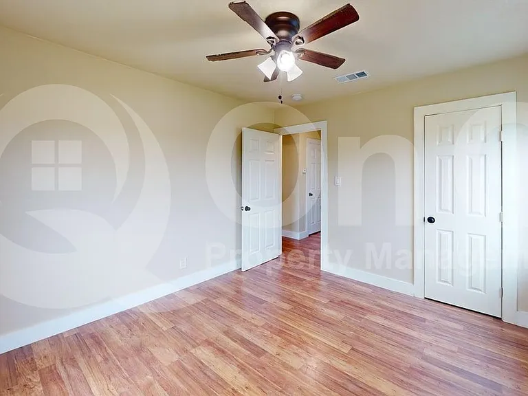 2640 Berryhill Dr — Photo 9