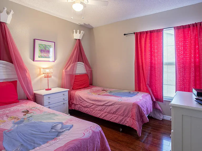 7802 Laurel Oak Ln — Photo 2