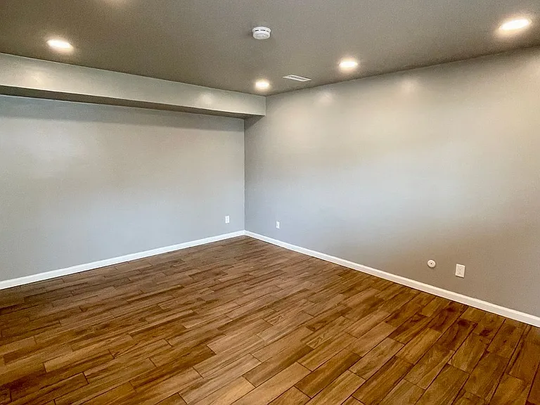 301 W Center St — Photo 5