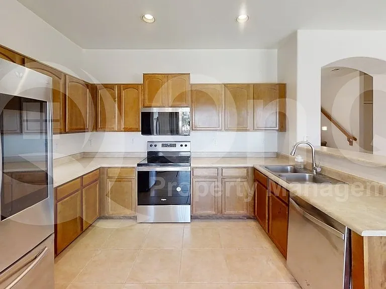 22249 E Calle De Flores — Photo 4