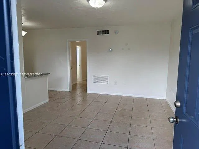 Gables Edge Condo — Photo 4