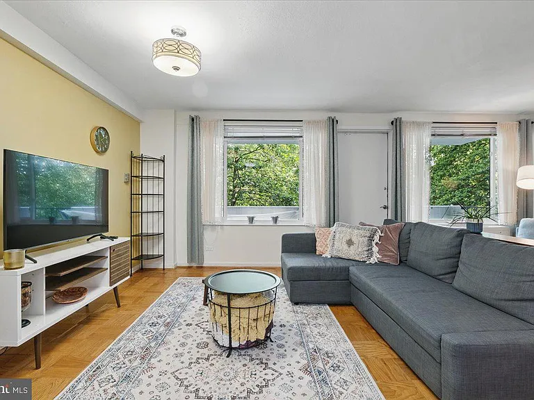 4501 Arlington Blvd #229 — Photo 4