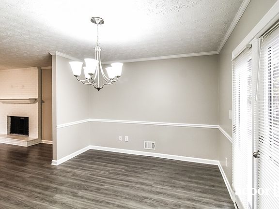 5th image of 1432 Hillside Pl SE