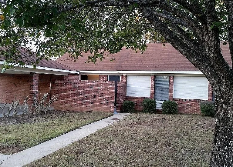 824 Madison Ave — Photo 1