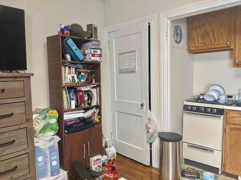 1821 Spring Garden St #2R — Photo 3