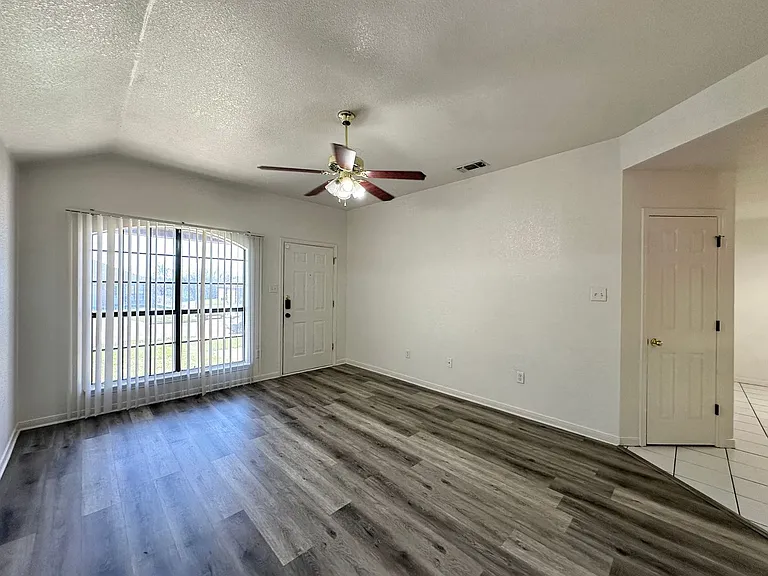 3105 Dannen Court — Photo 5