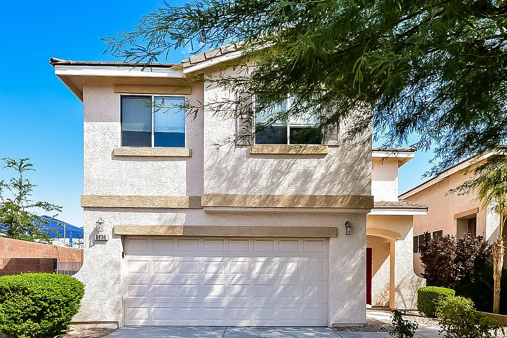 3 bed, 2.5 bath, 1951 sqft, $2,320 — Photo 1